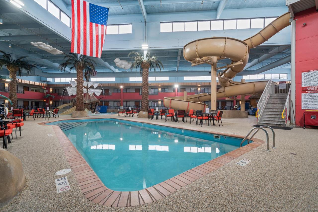 Ramada By Wyndham Sioux Falls Airport - Waterpark Resort & Event Center Экстерьер фото