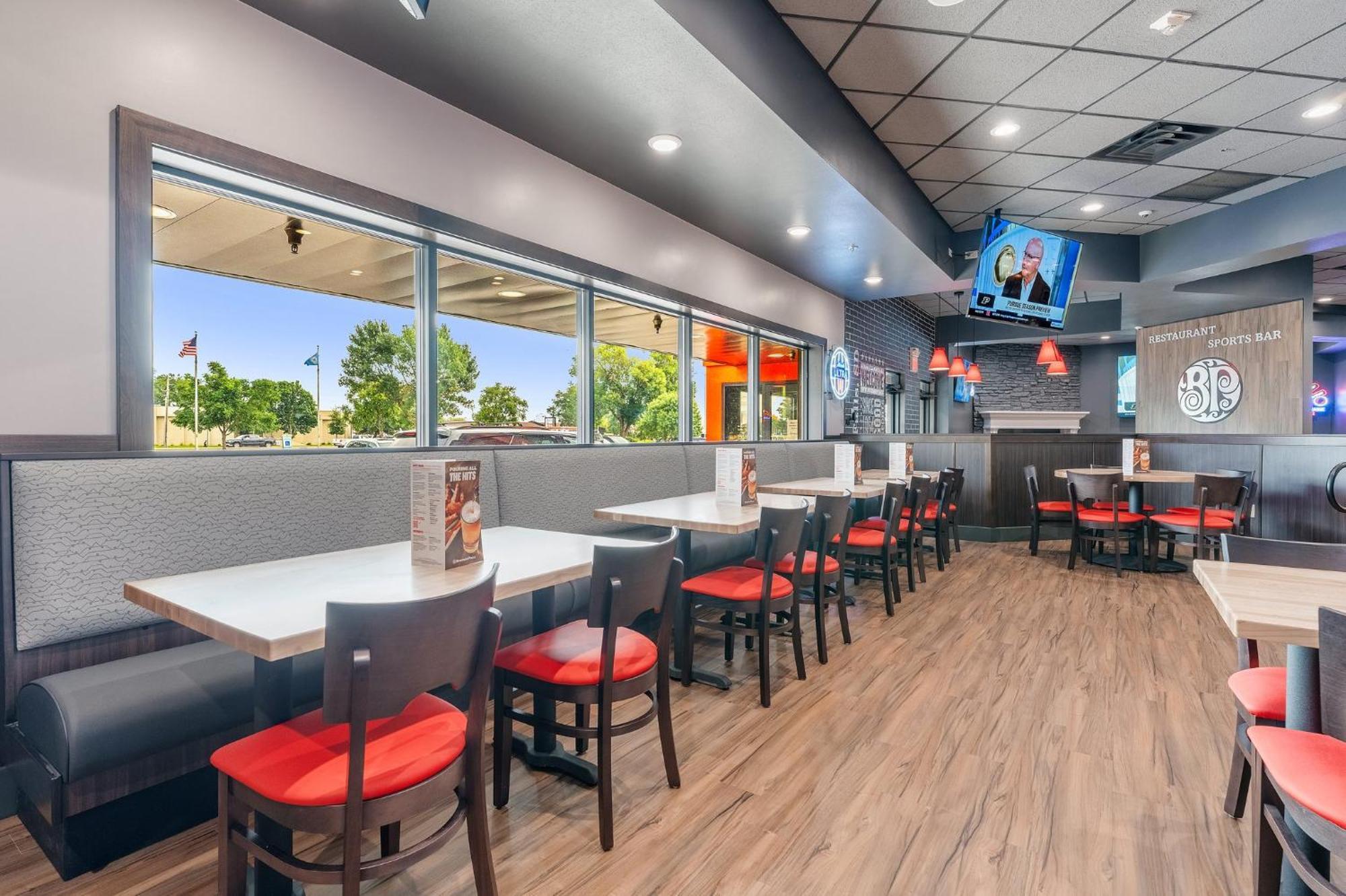 Ramada By Wyndham Sioux Falls Airport - Waterpark Resort & Event Center Экстерьер фото